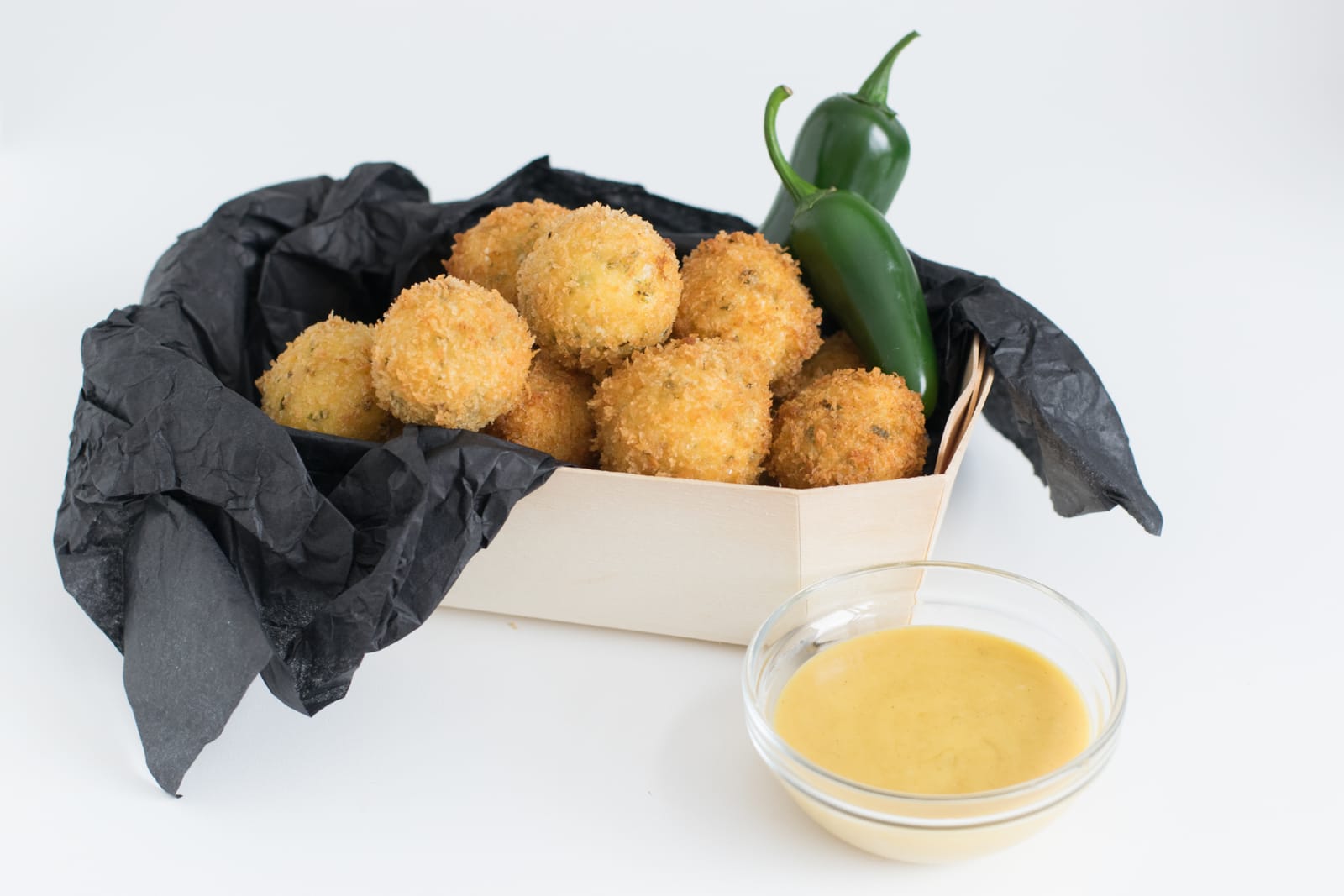 Aštrūs Sūrio Rutuliukai su Medaus-Garstyčių Padažu 🧀🍯🌶