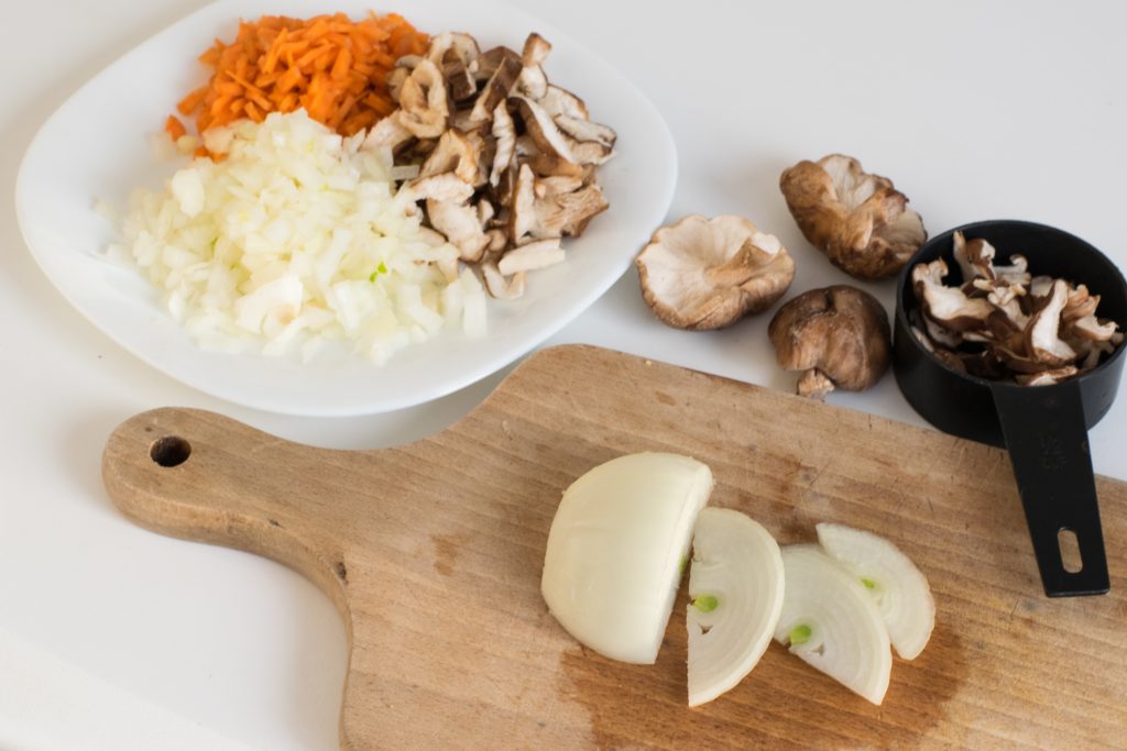 Kreminė Vištienos ir Laukinių Ryžių Sriuba su Shiitake Grybais