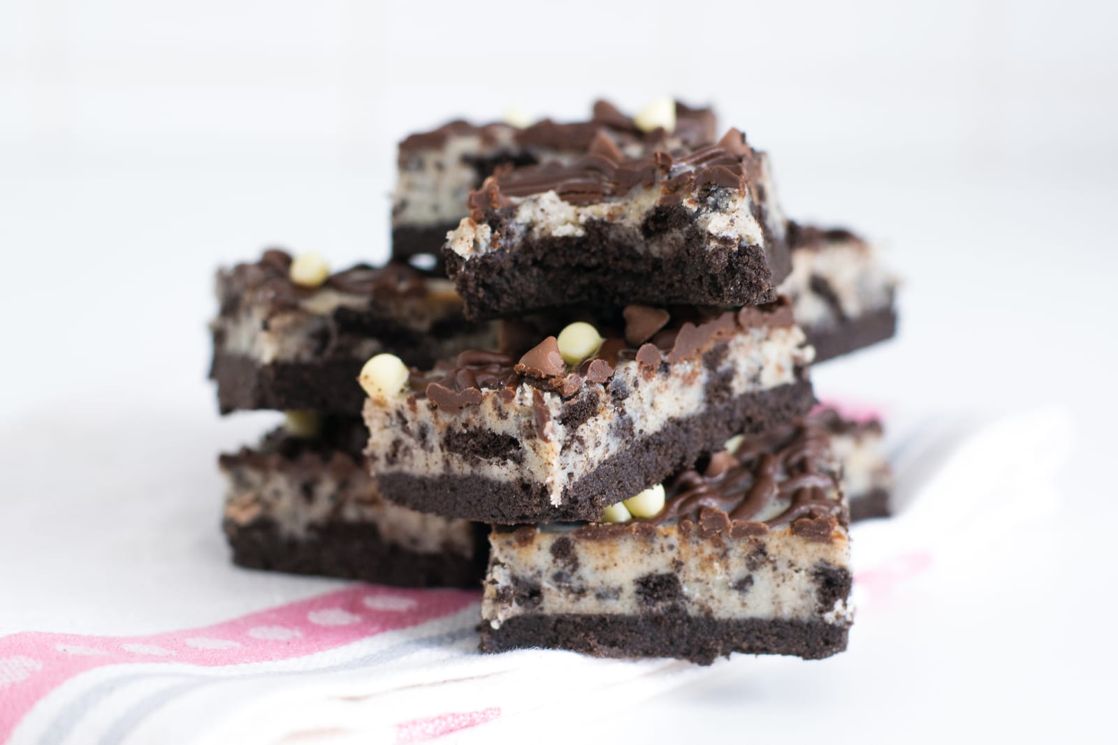 Oreo Batonėliai – skanėstas, kurio nereikia kepti! 🍫🍪