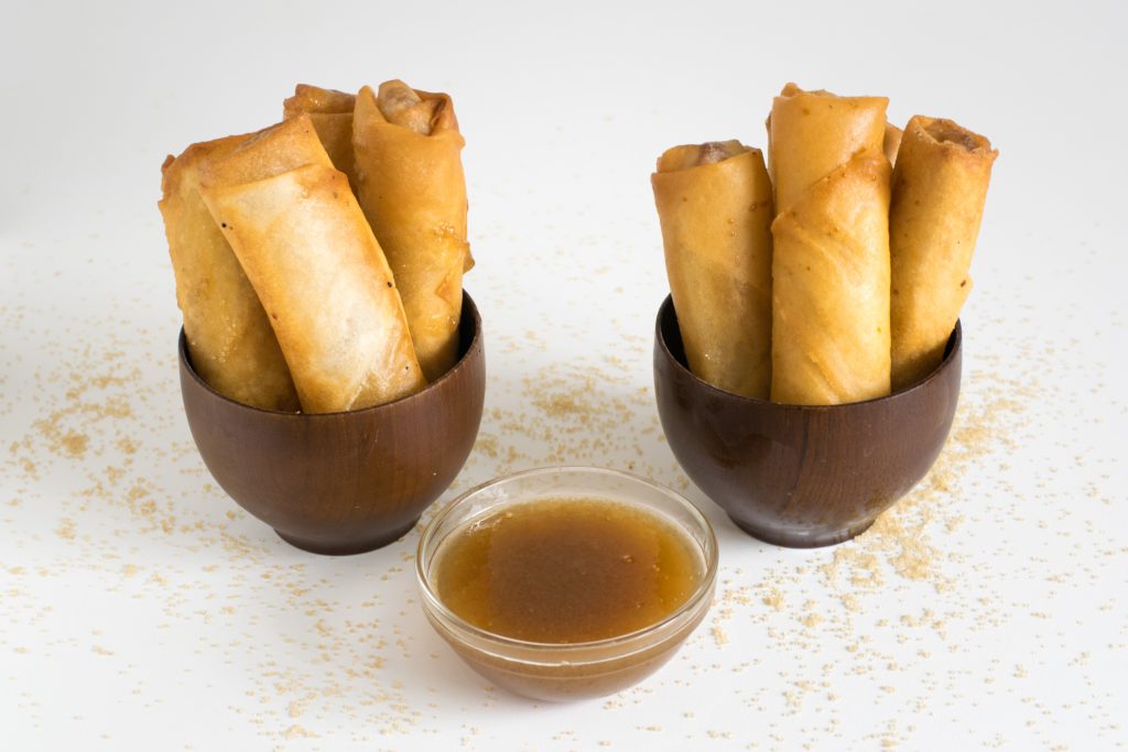 Turon - Filipinietiški Bananų Suktinukai su Kokosinės Karamelės Padažu